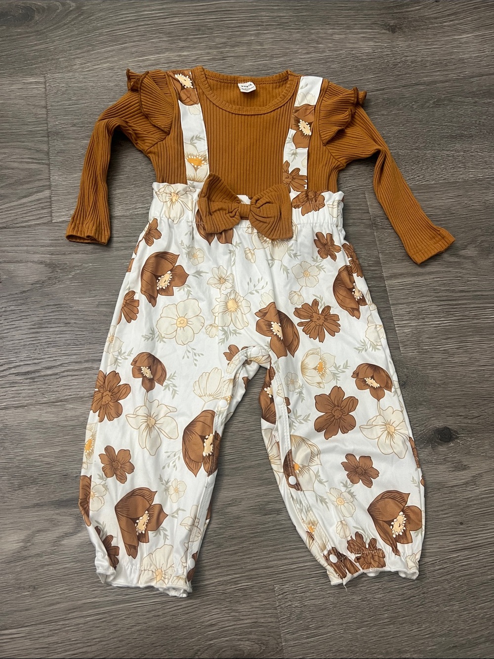 SHEIN Rust Ribbed Top Floral Suspender Romper